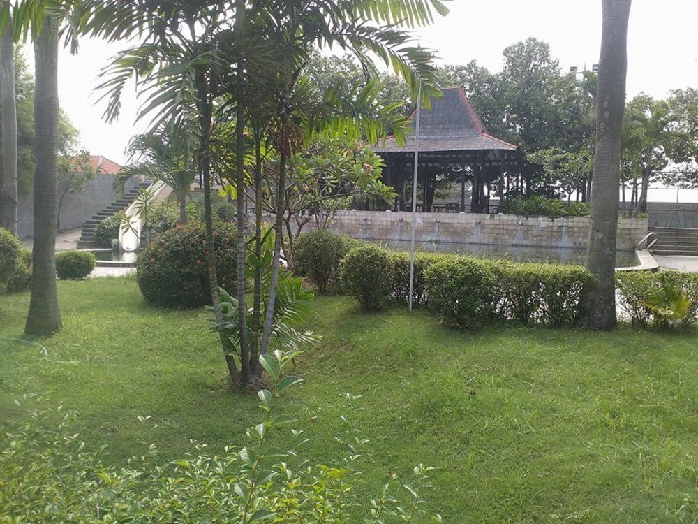 อิสตานา เปอร์มาตา จูอันดา Hotel Sawotratap ภายนอก รูปภาพ