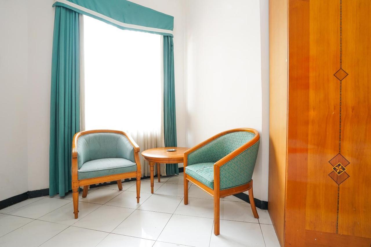 อิสตานา เปอร์มาตา จูอันดา Hotel Sawotratap ภายนอก รูปภาพ