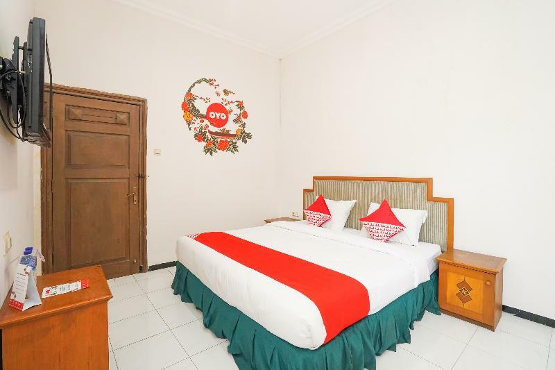 อิสตานา เปอร์มาตา จูอันดา Hotel Sawotratap ภายนอก รูปภาพ