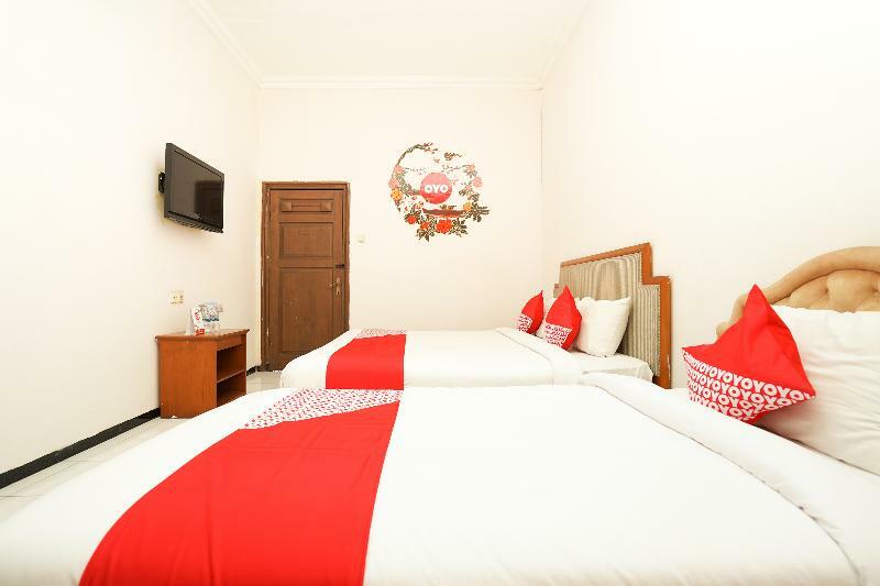 อิสตานา เปอร์มาตา จูอันดา Hotel Sawotratap ภายนอก รูปภาพ