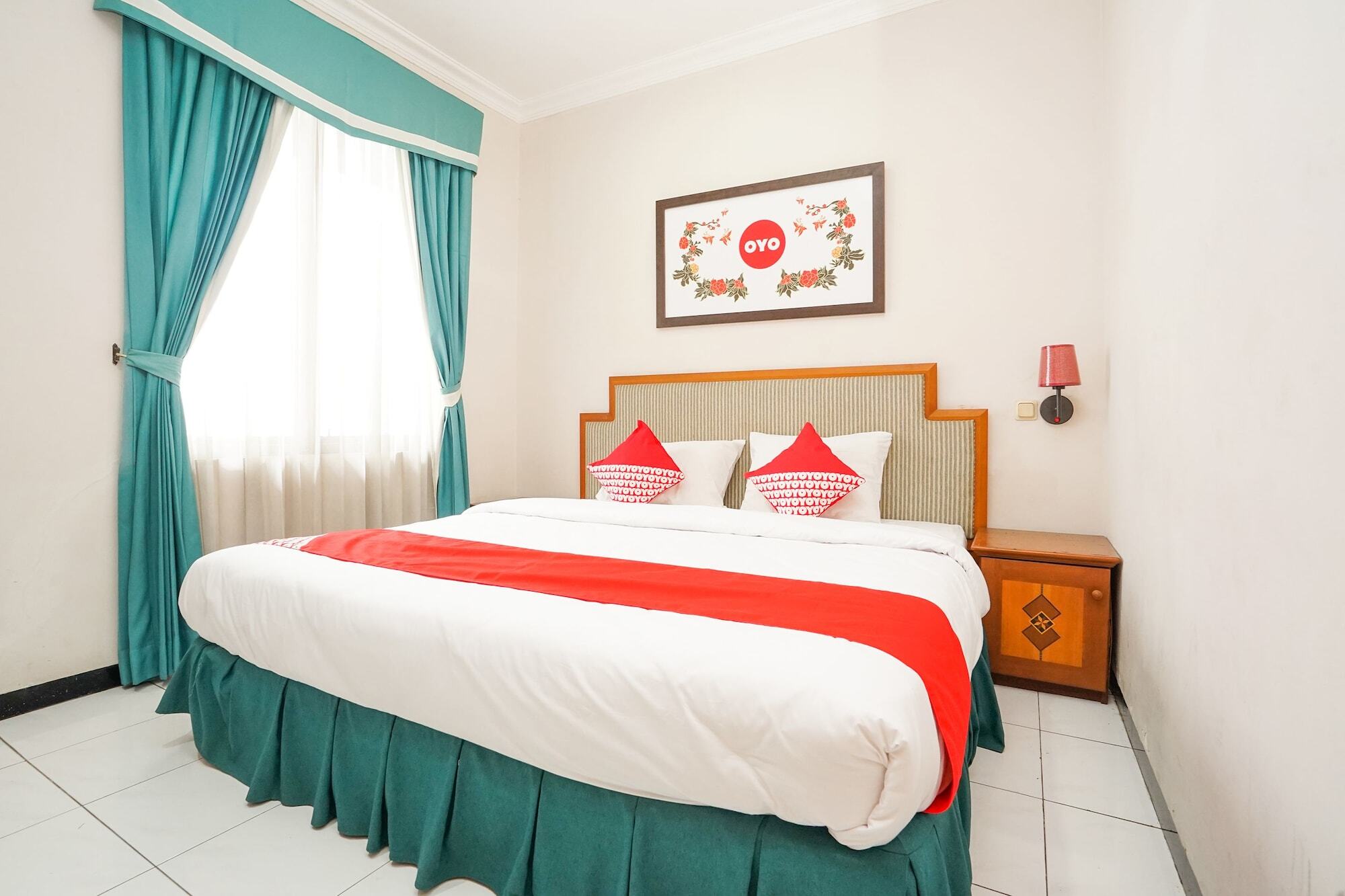 อิสตานา เปอร์มาตา จูอันดา Hotel Sawotratap ภายนอก รูปภาพ